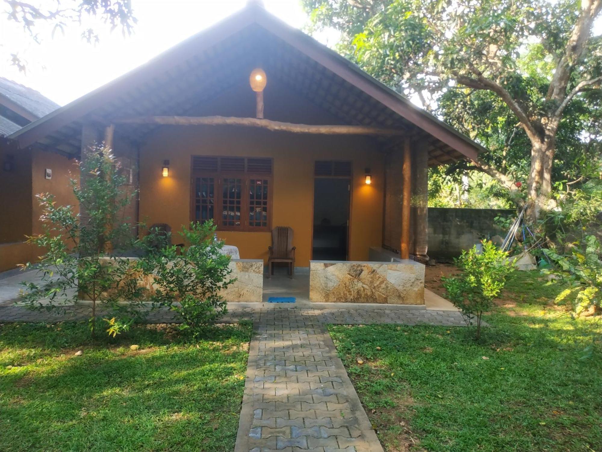 Four Seasons Safari Resort Udawalawa Udawalawe Exterior photo
