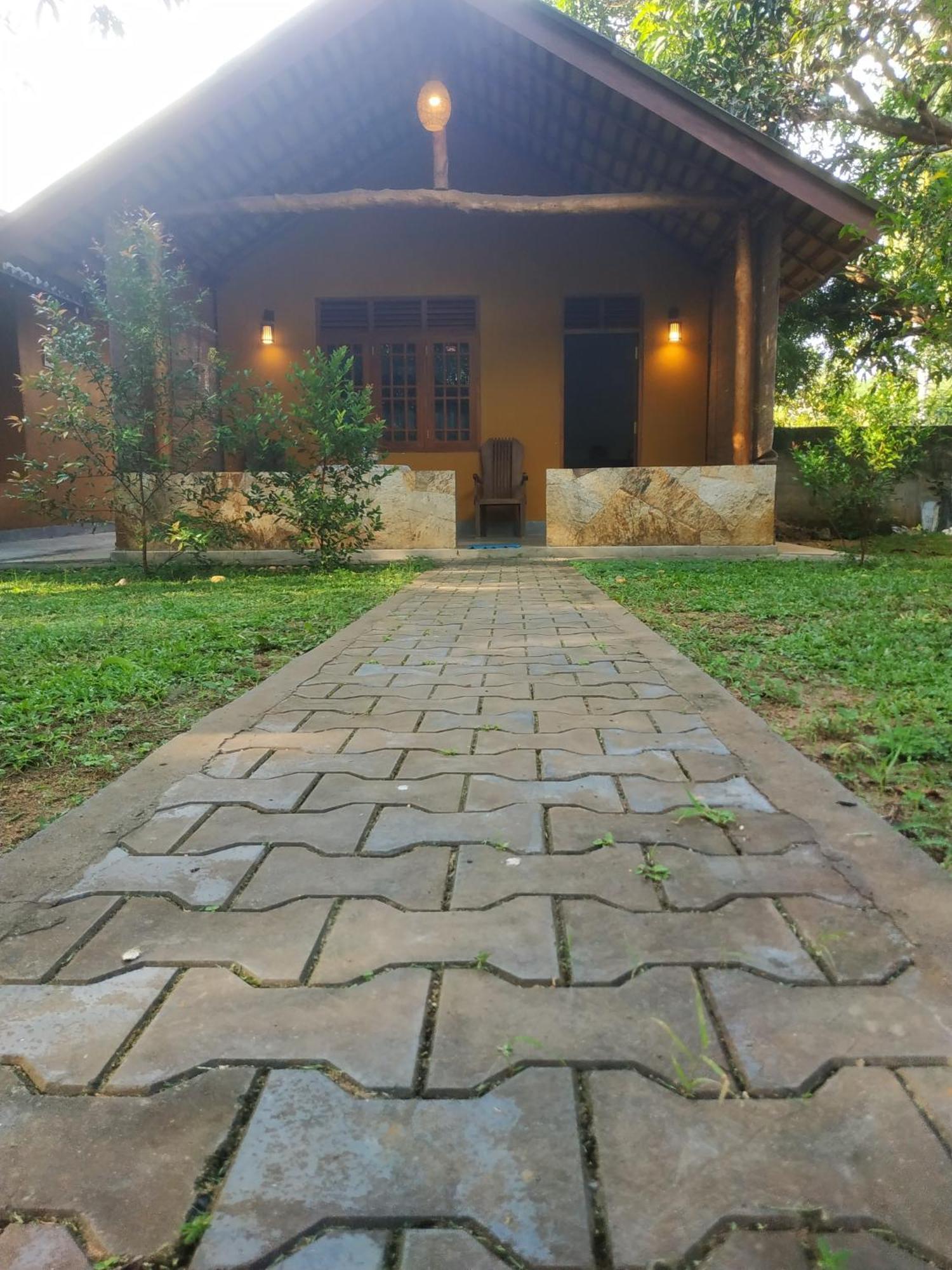 Four Seasons Safari Resort Udawalawa Udawalawe Exterior photo
